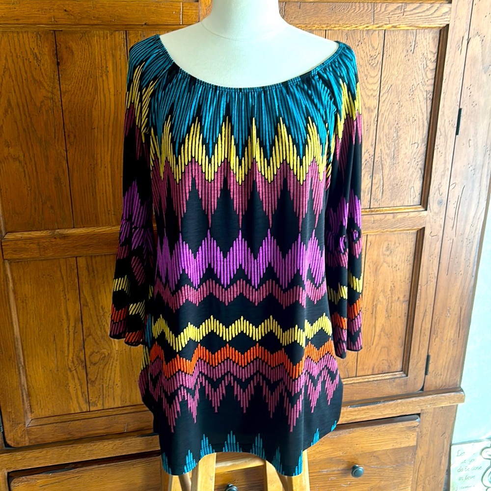 🔥Like NEW🔥CHEVRON Multicolor Tunic Top w/Bell 3/4 Sleeves💜Size Medium